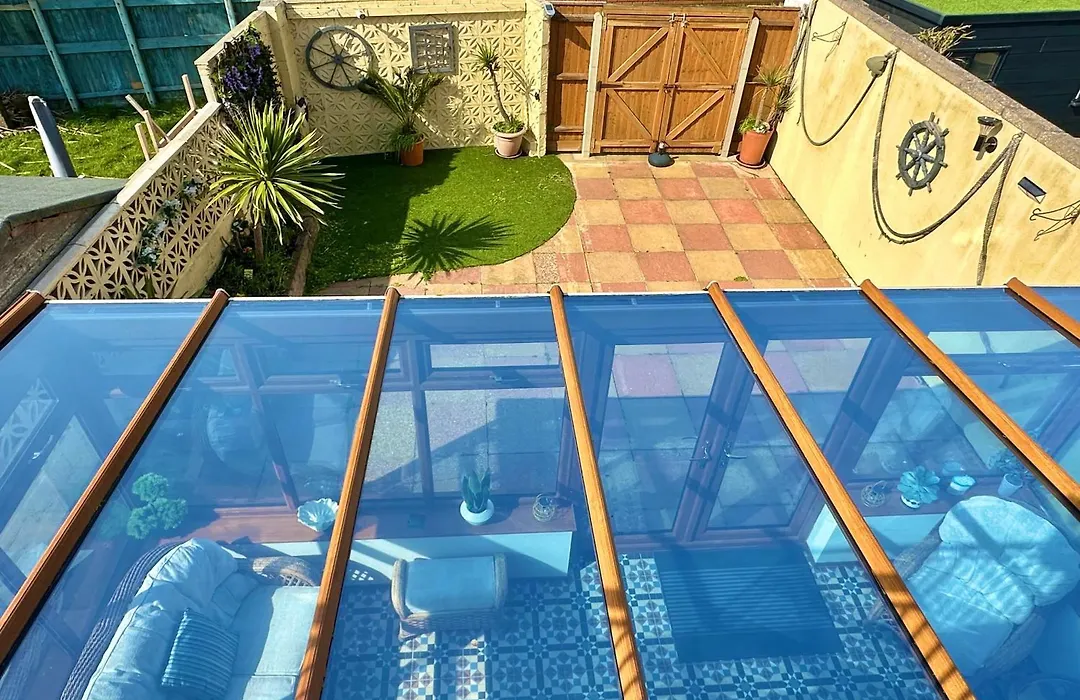 Sea View Three Bed Detached Home - With Parking - Next To Beach!-1